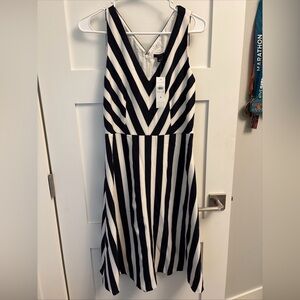 Women’s Ann Taylor Dress New With Tags Navy Blue And White Size 4 Retail  $149